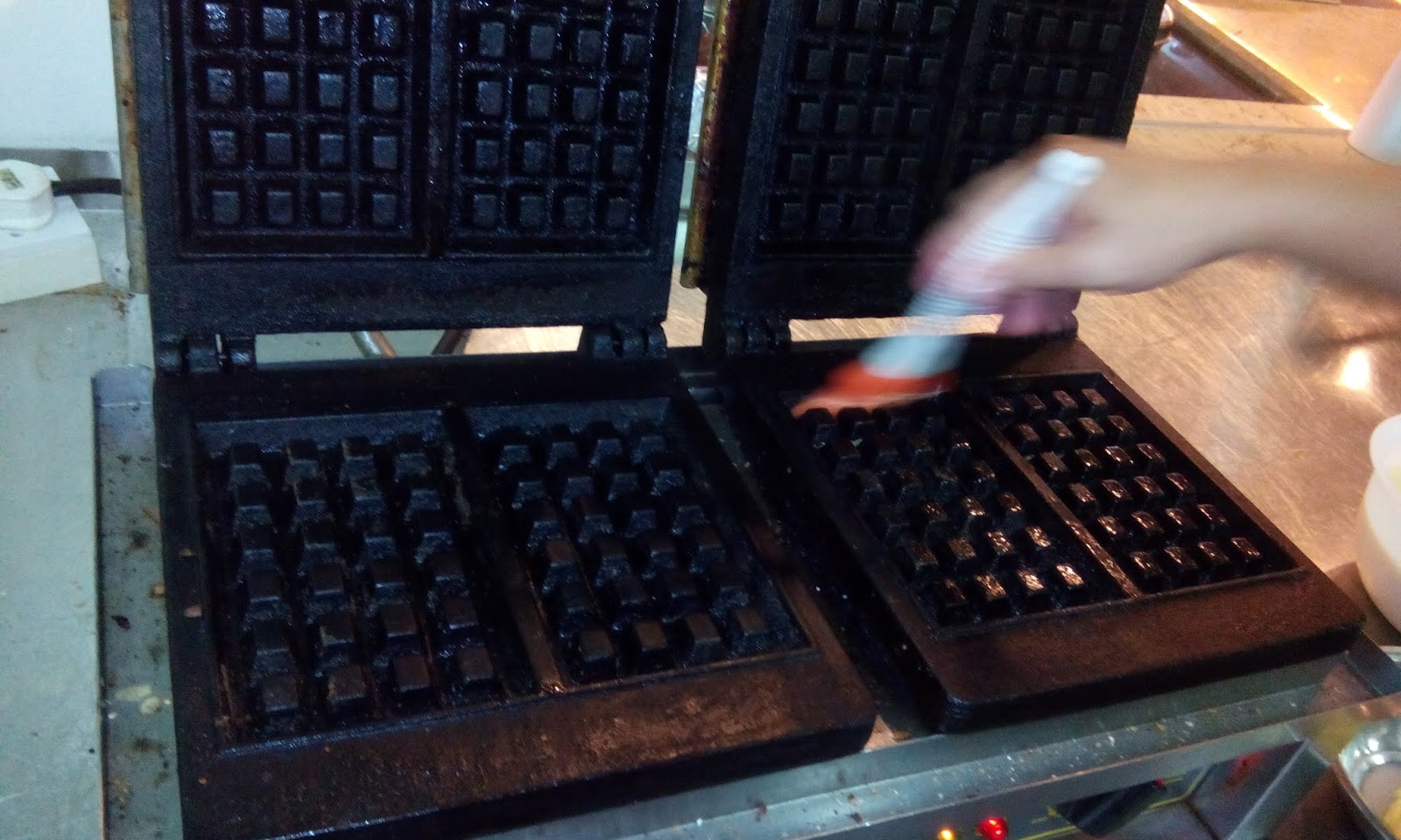 Life Begins at Forty ROLLER GRILL GED 10 Waffle Maker repair