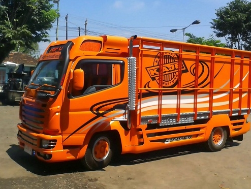 Variasi Mobil Truk Hino Dutro-oranye samping
