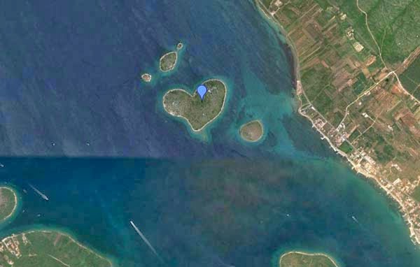 When I Randomly Zoomed In On Google Earth, I Definitely Didn’t Expect This. When I Randomly Zoomed In On Google Earth, I Definitely Didn’t Expect This.