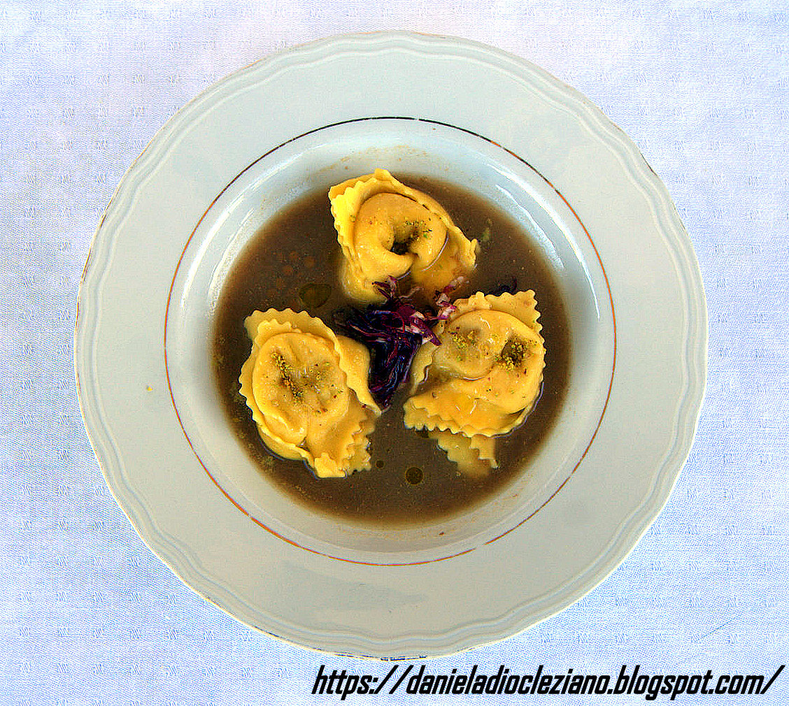Brodo di lenticchie con tortelli di cappone Daniela&Diocleziano