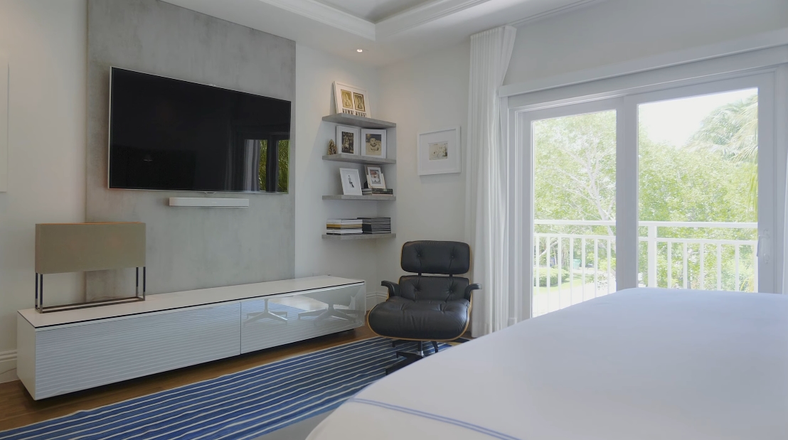 Tour 16 Turtle Walk, Key Biscayne Luxury Home vs. 39 Interior Design Photos