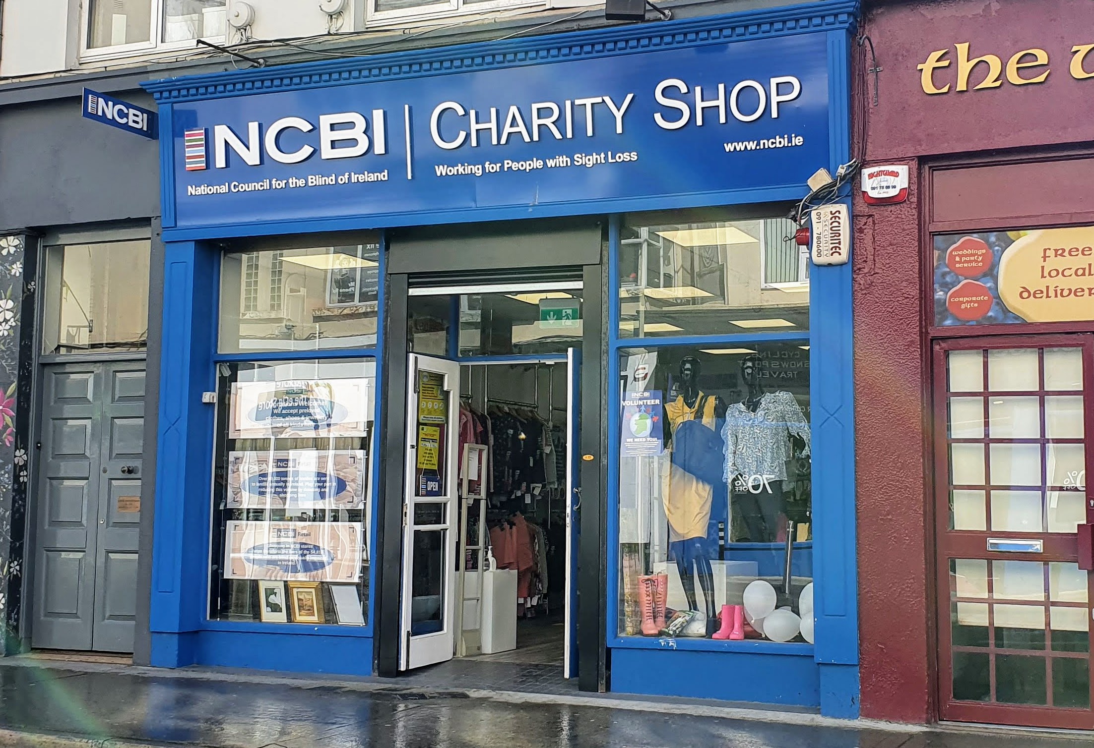 Charity shop is. Чарити шоп. Charity shops. Blind Charity. Charity shop перевод.