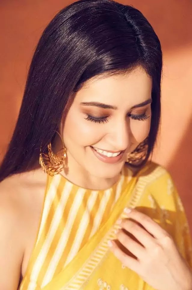 raashi-khanna-in-yellow-saree raashi-khanna-in-yellow-saree