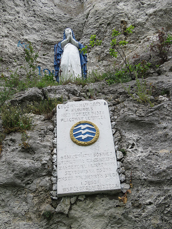 Kapliczka Matki Bożej z Lourdes kapliczka