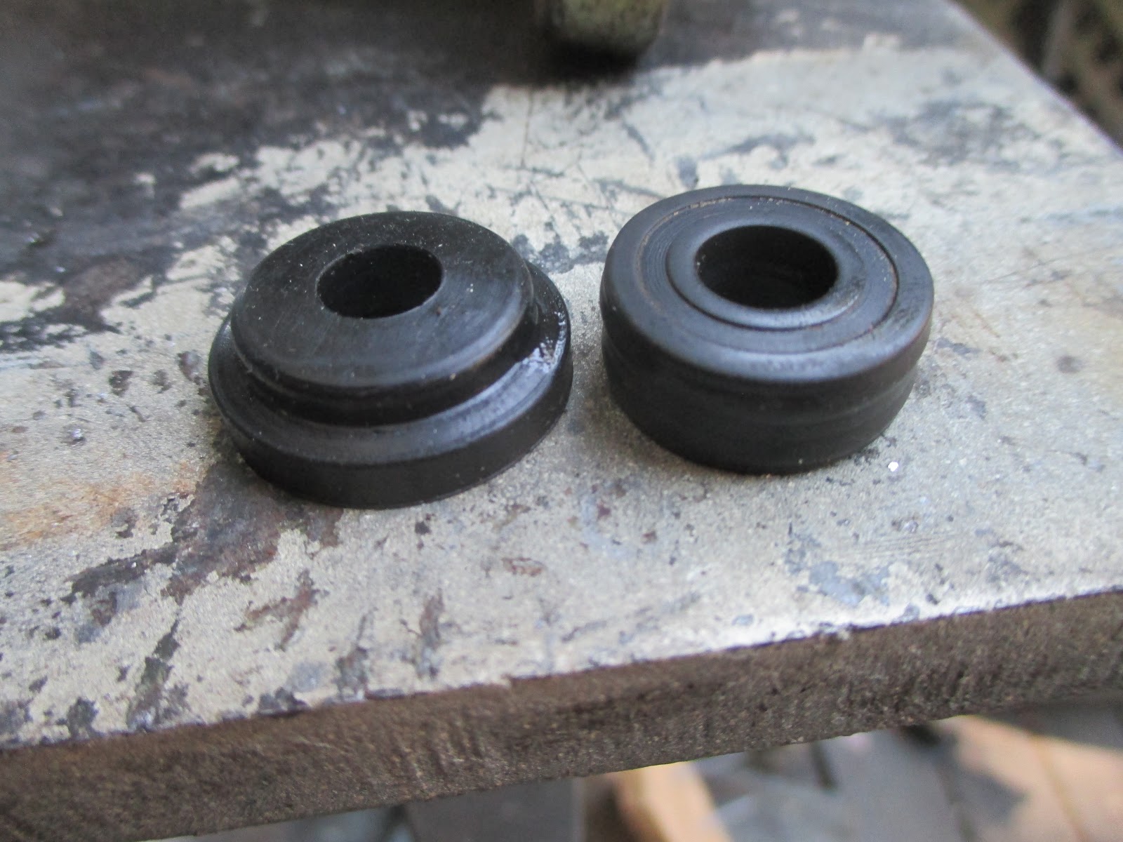 Genocache Land Rover brake master cylinder seals leak,