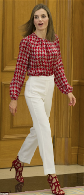 Top Carolina Herrera / pantalon Massimo Dutti / sandales Mango