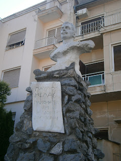 το ταφικό μνημείο του Παύλου Μελά στην Καστοριά