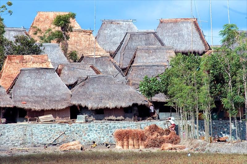 Rumah Adat Ntb Bale Suku Sasak Dusun Sade Terdiri Berbagai