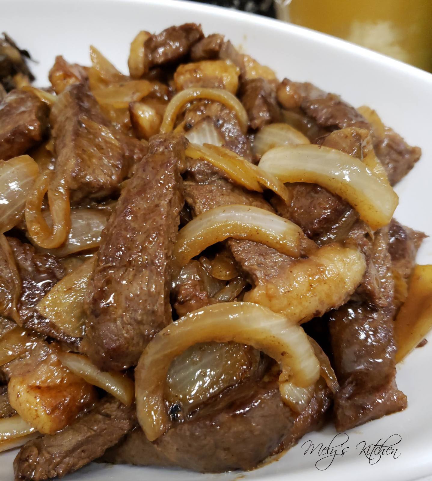 Mely's kitchen: Ginisang Carne Ng Baka