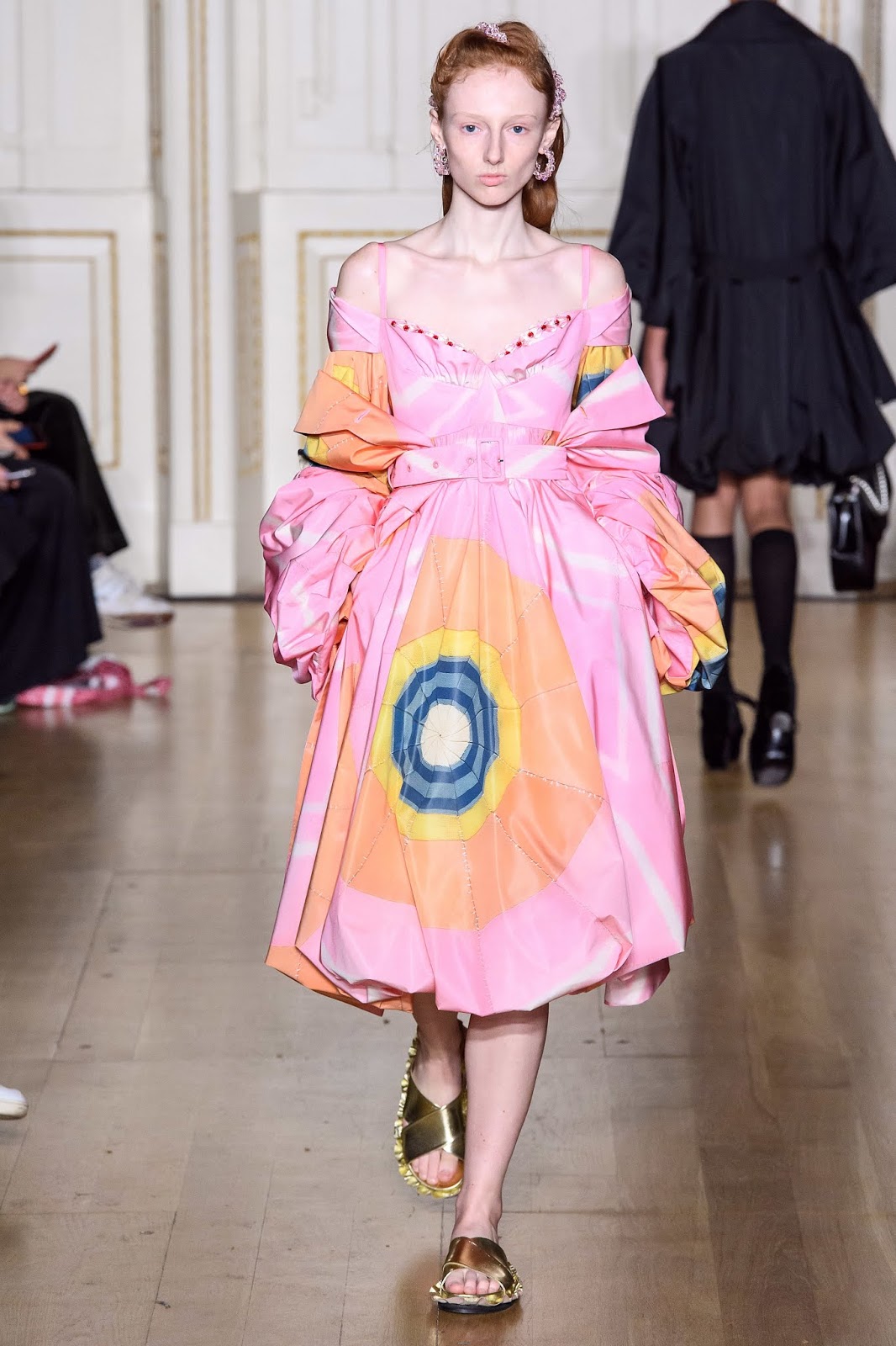 ONE THE RUNWAY:  SIMONE ROCHA