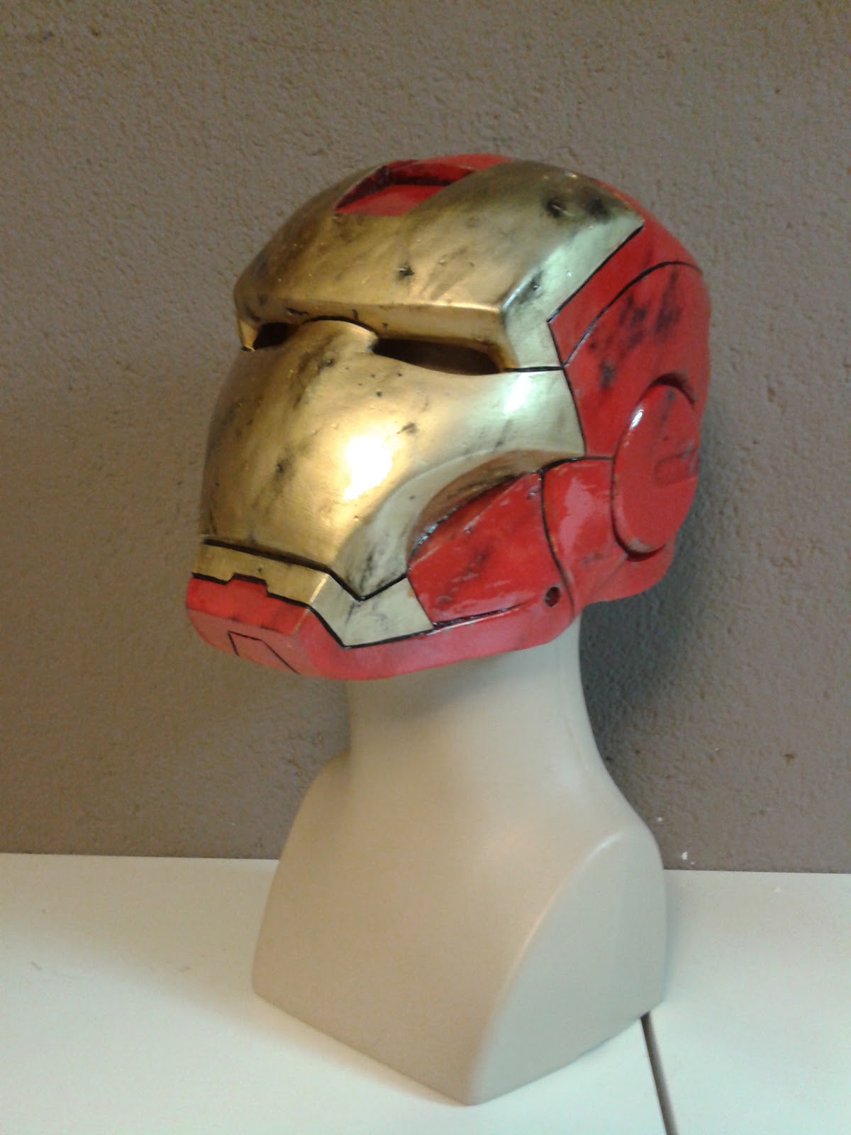 Fx7makeup IRON MAN (Casco dañado) Fx7makeup IRON MAN (Casco dañado)