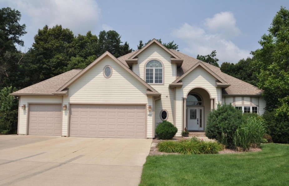 Wisconsin Lake Info and Real Estate Headquarters RE/MAX Realty Center Lisa Bear 2628935555