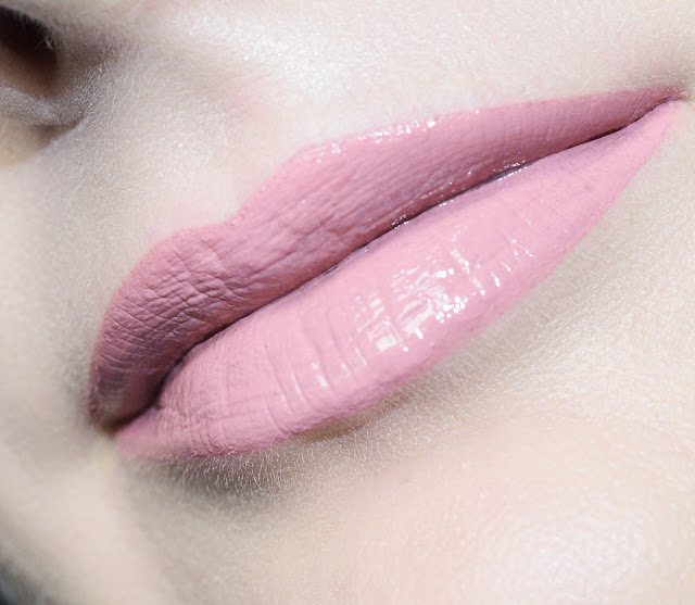 Avon liquid lip lacquer shine оттенок  Skyline nude  Жидкая помада для губ «Глянцевая одержимость» 