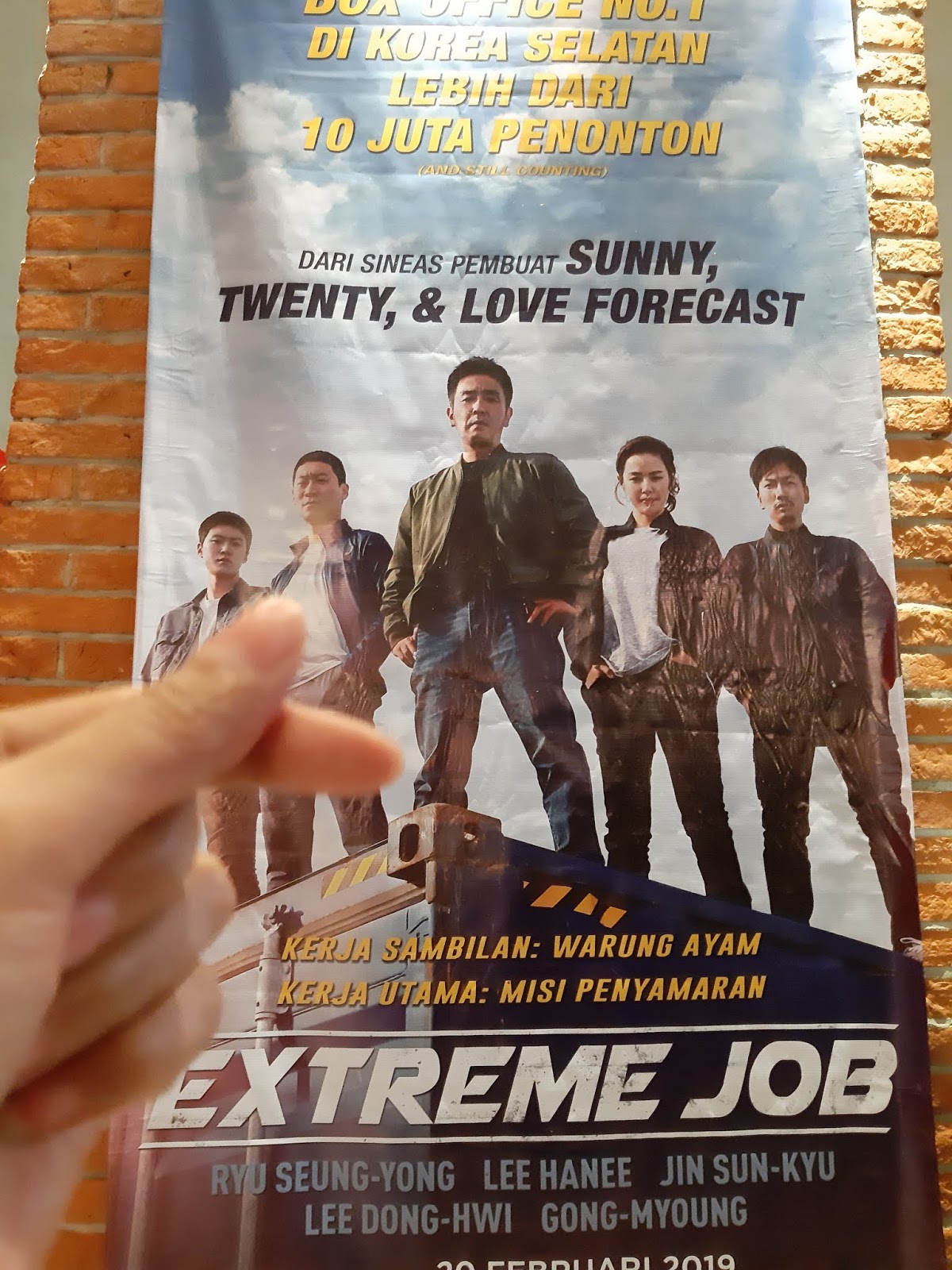 Review Film Extreme Job