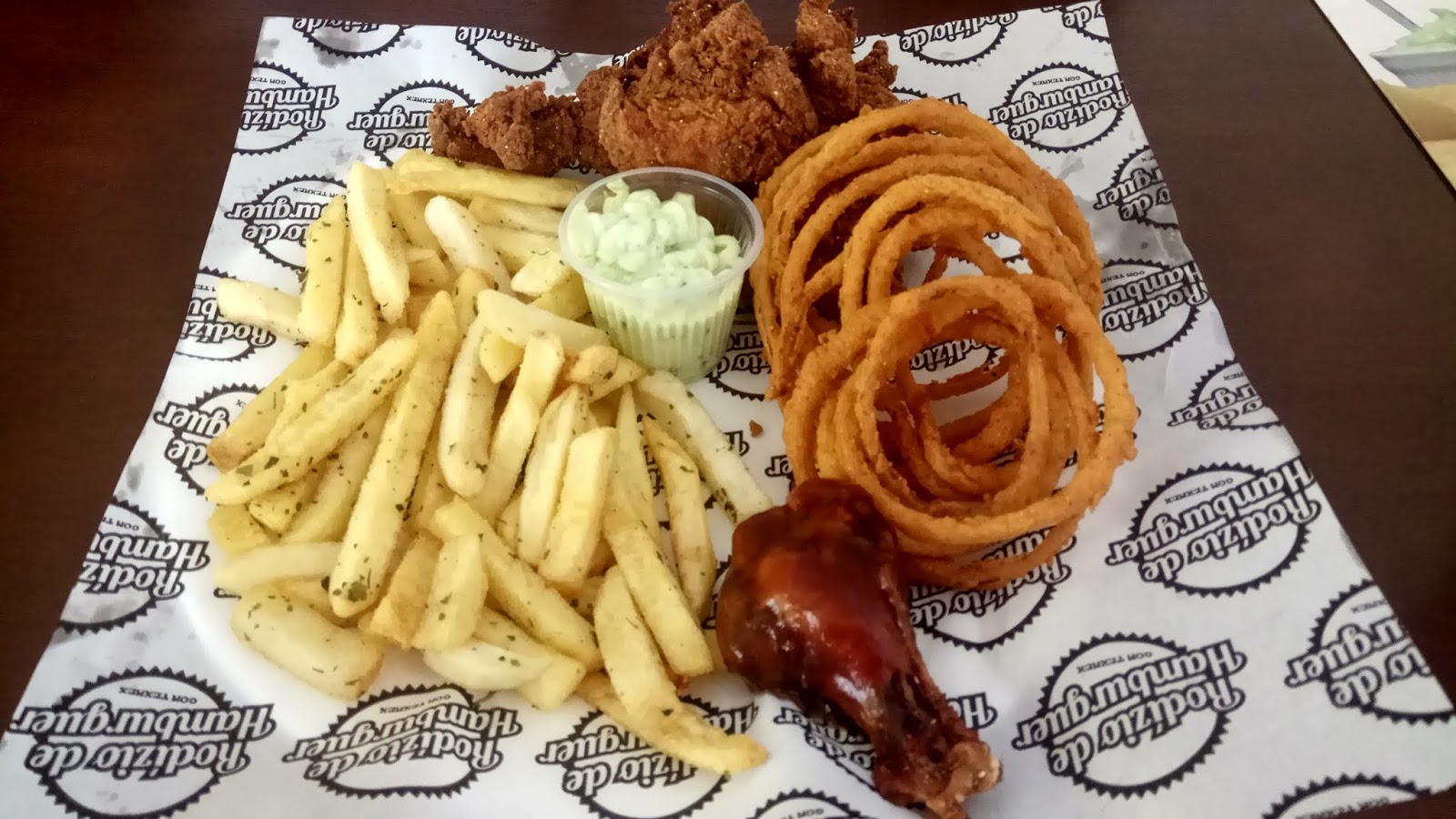 Um rodízio cheio de coisas que vão além dos hambúrgueres, contando com muito sabor e variedade Um rodízio cheio de coisas que vão além dos hambúrgueres, contando com muito sabor e variedade
