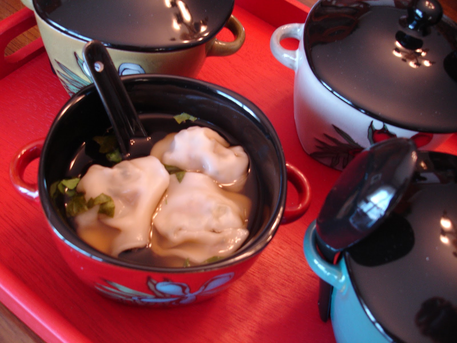 Destination santé Soupe wonton de brocoli chinois dans un léger