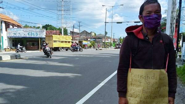 Warga Klaten Jalan Kaki Ke Semarang Untuk Jual Ginjal: Maaf Saya Bukan Pengemis!