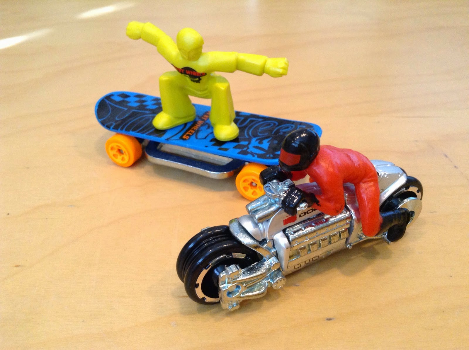 JULIAN'S HOT WHEELS BLOG Dodge Tomahawk & Skate Punk