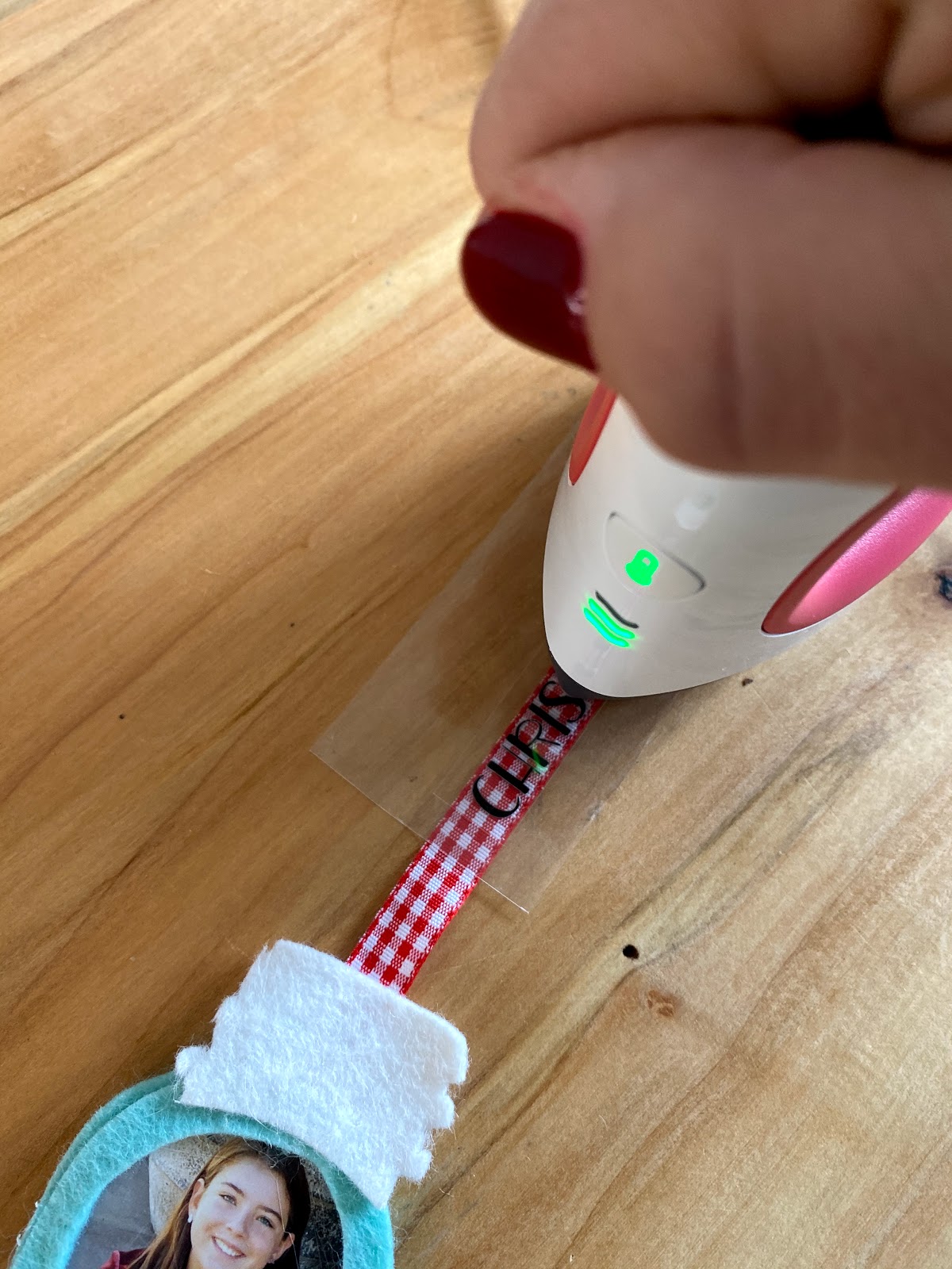 How to Customize Ribbon with HTV and EasyPress Mini Silhouette School