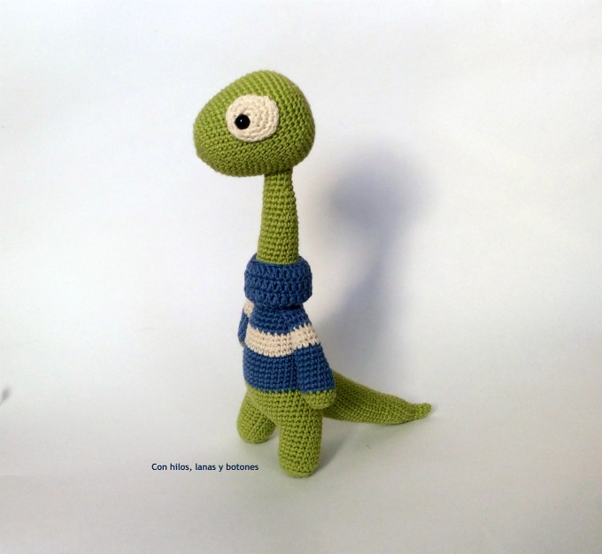 Con hilos, lanas y botones: Brad the Brachiosaurus amigurumi