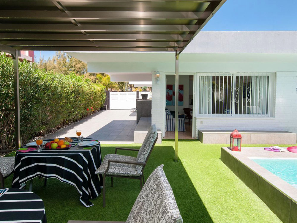 Cómo instalar césped artificial en nuestra terraza | Decorar en familia