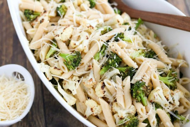 Roasted Broccoli and Cauliflower Pasta with Parmesan, Lemon and Garlic #dinner #vegan