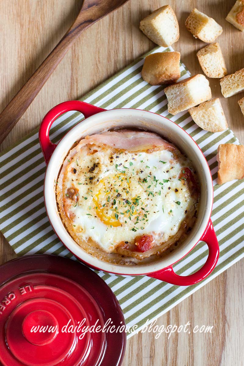 dailydelicious Breakfast Club Baked Egg in Tomato sauce and Bacon