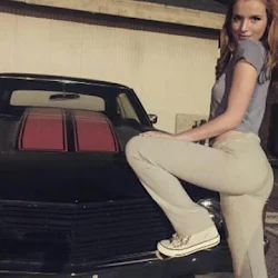 Bella Thorne - Caliente Foto 25
