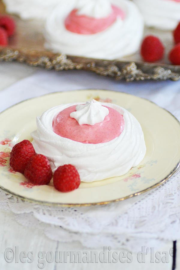MERINGUES À LA FRAMBOISE DE MADAME PATMORE