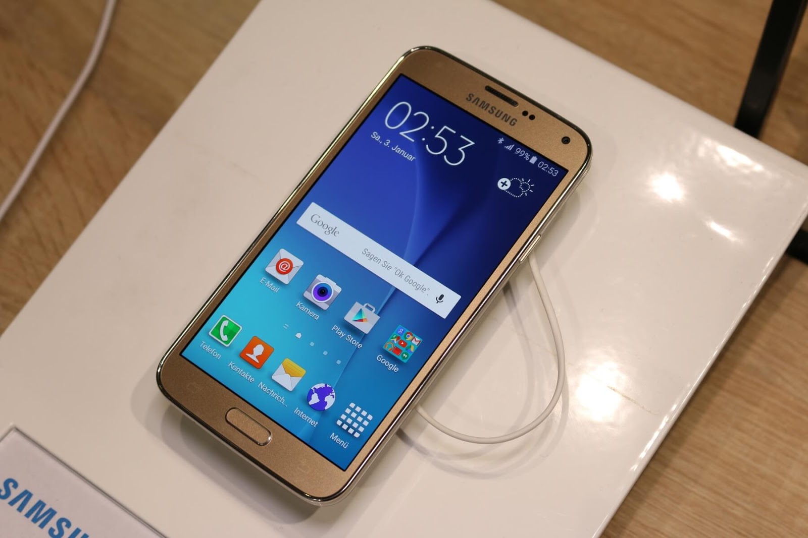 Самсунг j7 память. Samsung Galaxy j7 Neo. Samsung Galaxy j7 Neo 2016. Самсунг галакси 7 Нео. Samsung Galaxy j7 Gold.
