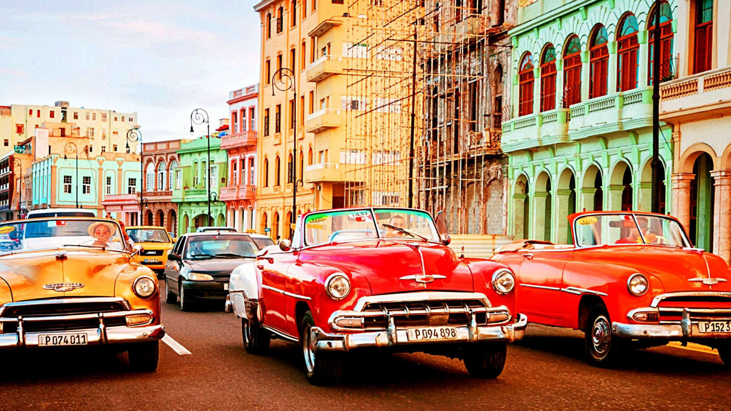 Hotel Reservation System Discover the sights and attractions of Havana, Cuba