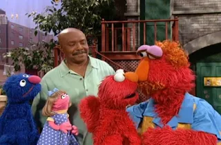 Gordon, Elmo, Louie, Grover and Prairie Dawn talk about potty. Sesame Street Elmo's Potty Time