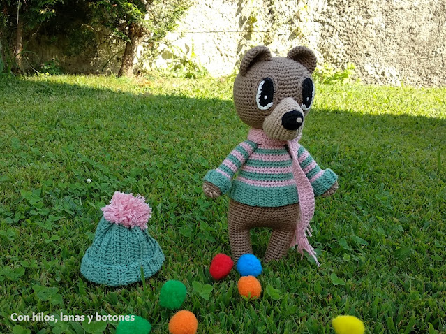 Con hilos, lanas y botones: Osito Kuma amigurumi (patrón Cucapuntoes)