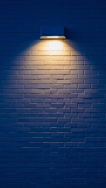 New iPhone 4K Wallpaper