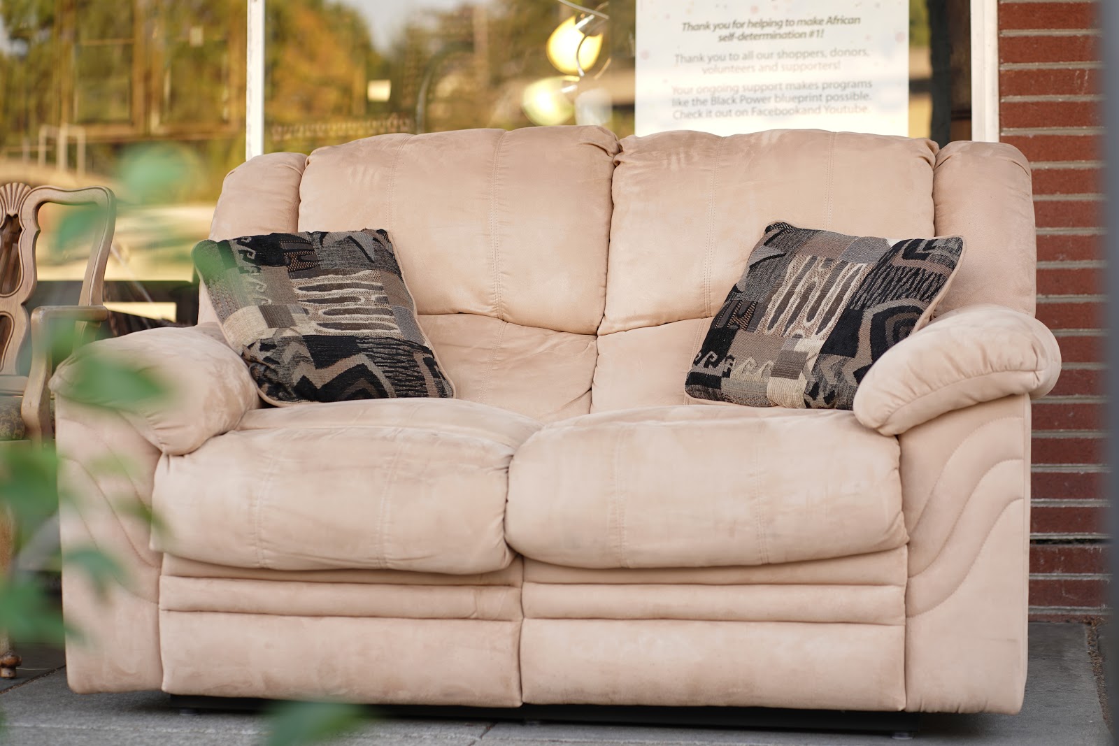 UHURU FURNITURE & COLLECTIBLES **SOLD** 34056 Douglas Furniture 62