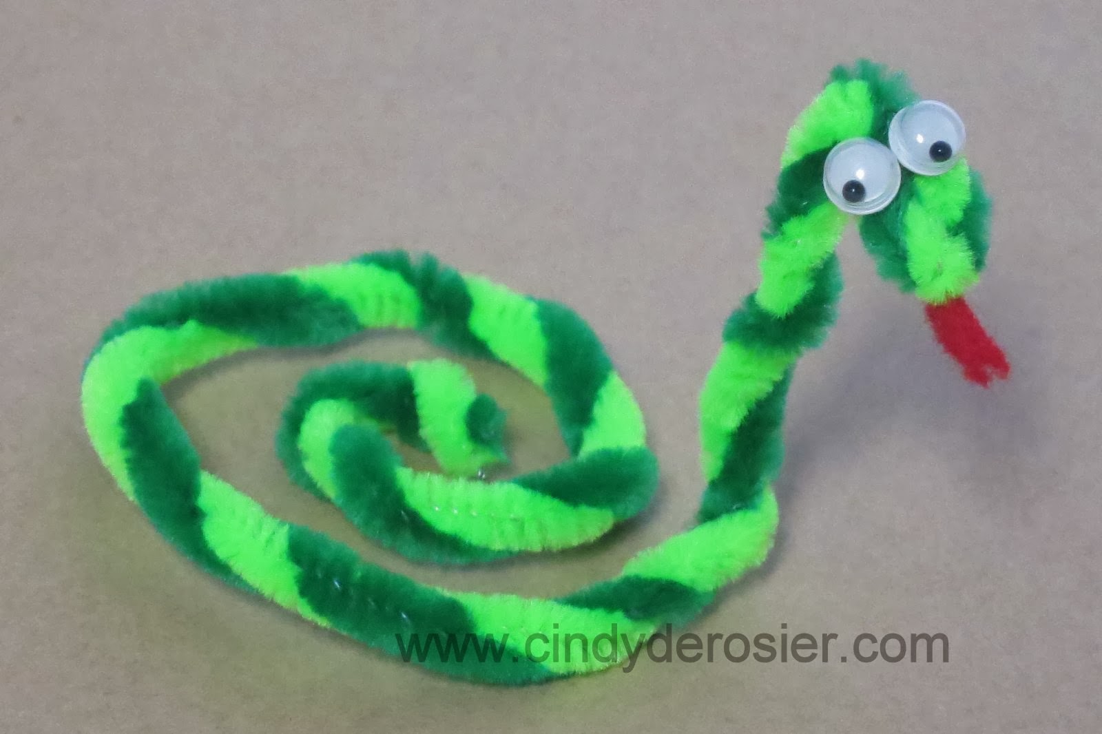Cindy deRosier My Creative Life Pipe Cleaner Snake