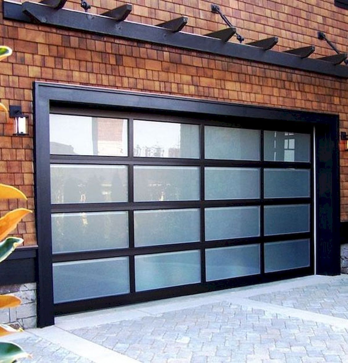 30 Examples Of The Most Popular Garage Door Designs That You Should See