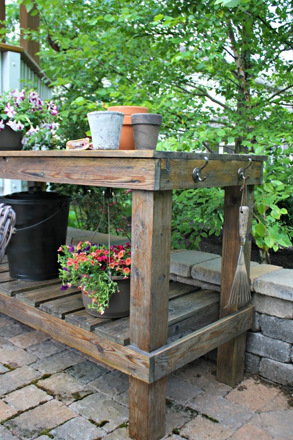 building and finishing an outdoor potting bench