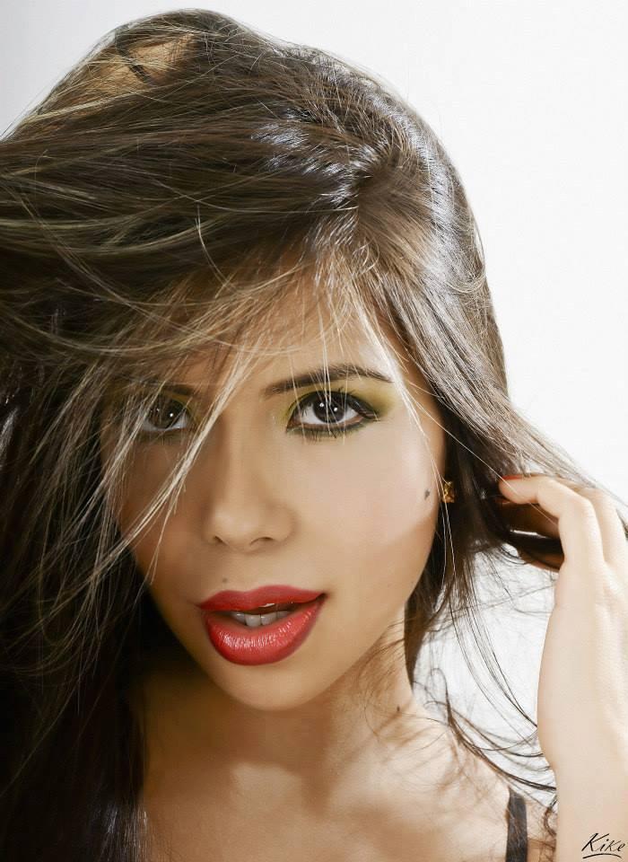 MUJERONES ESPECTACULARES: LORENA OROZCO(00)