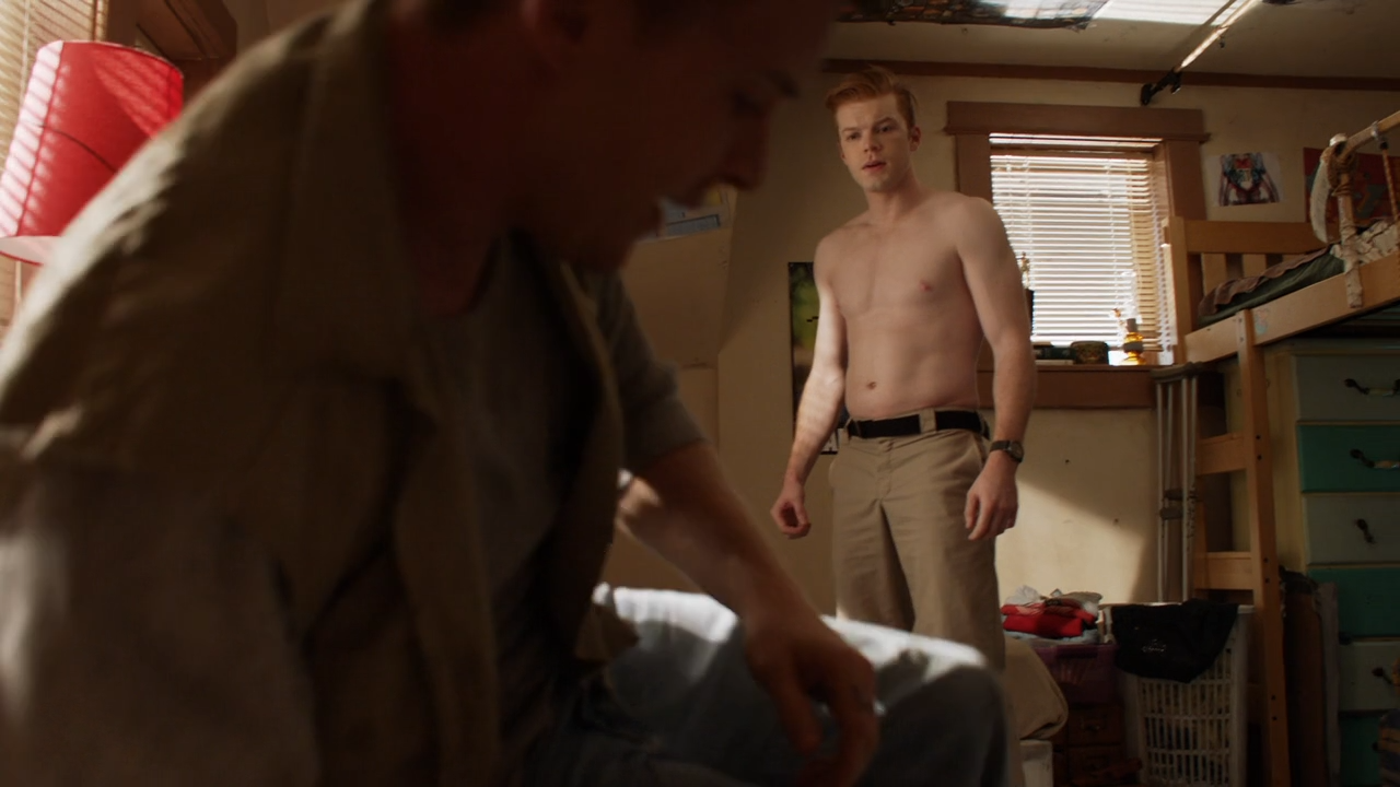 This week's new episode of Shameless got Cameron Monaghan shirtless. 
