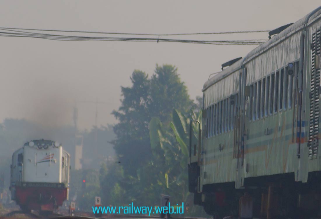 Jadwal Kereta Api Lokal Rangkasbitung Merak 2017 Seputar Gambar Ka