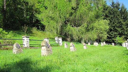 Cmentarz wojenny nr 369 na stokach wzniesienia Golec. Cmentarz wojenny nr 369 na stokach wzniesienia Golec.