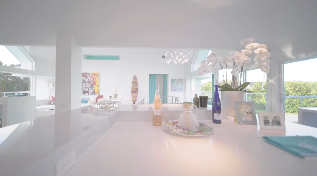 26 Interior Design Photos vs. 382 Jobs Ln, Water Mill, NY Luxury Home Tour