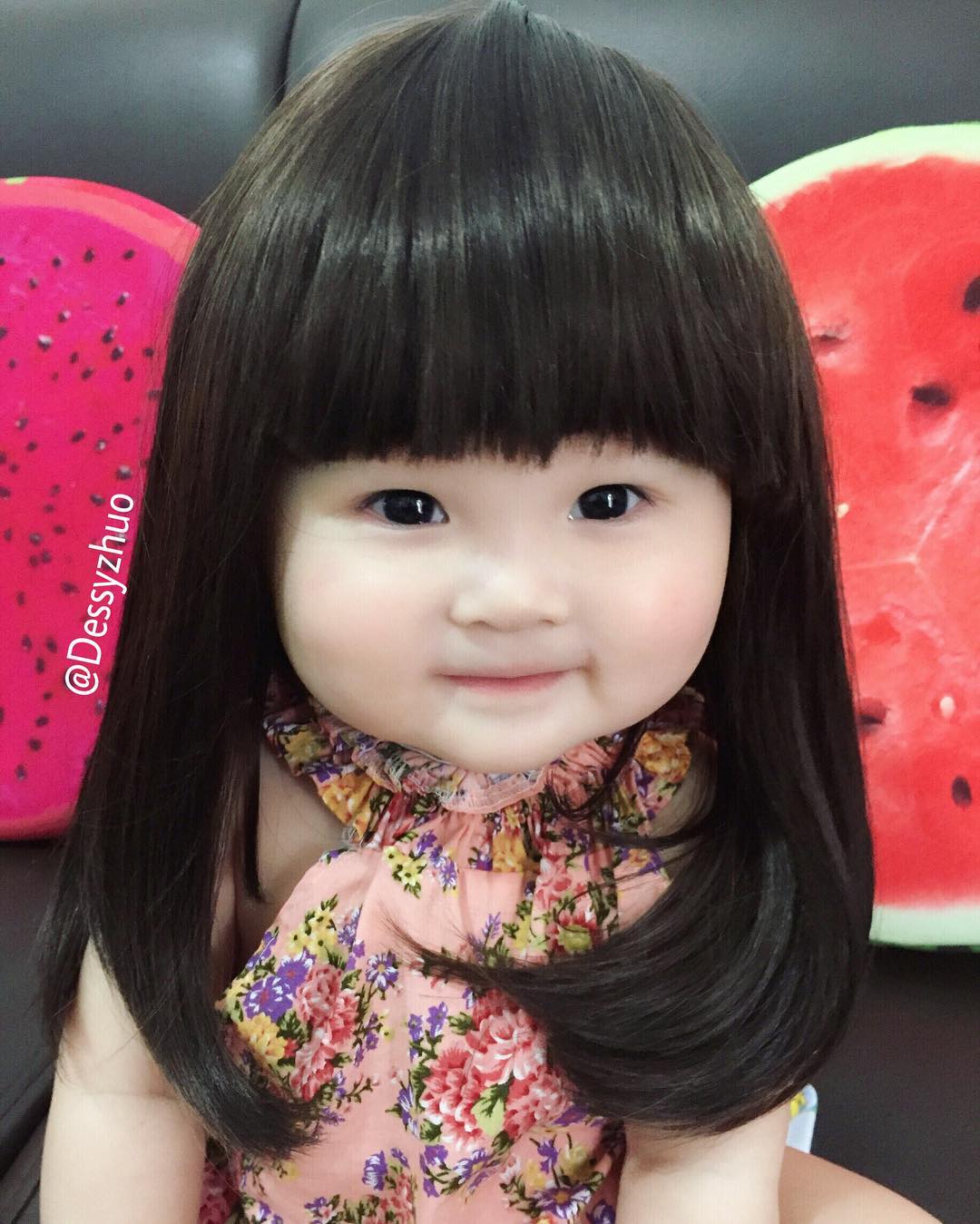 Iiiih Gemes Bayi Perempuan  yang Sering Dandan Rambut ini 