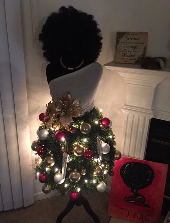Who is feeling this Afro Christmas tree? (photo)
