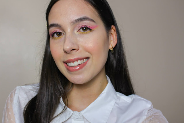 Maquiagem colorida com delineado esfumado rosa e amarelo!