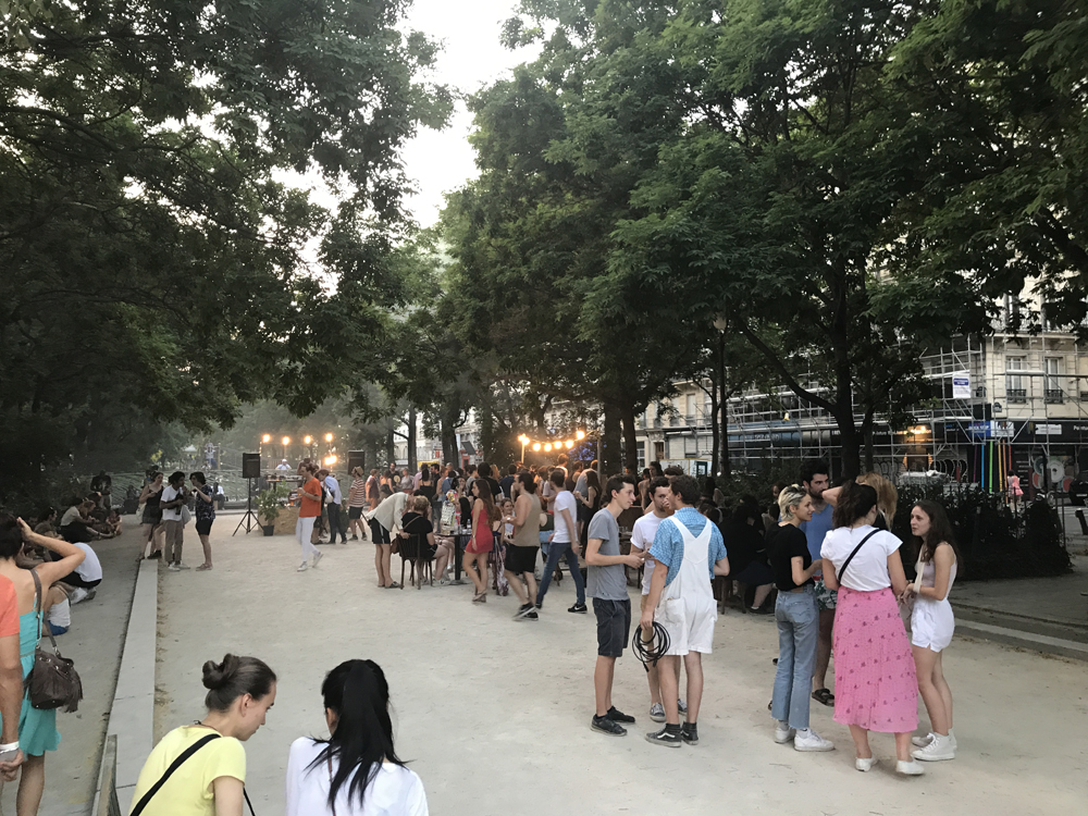 Yksi kuuma yö Pariisissa 8 Yksi kuuma yö Pariisissa 7