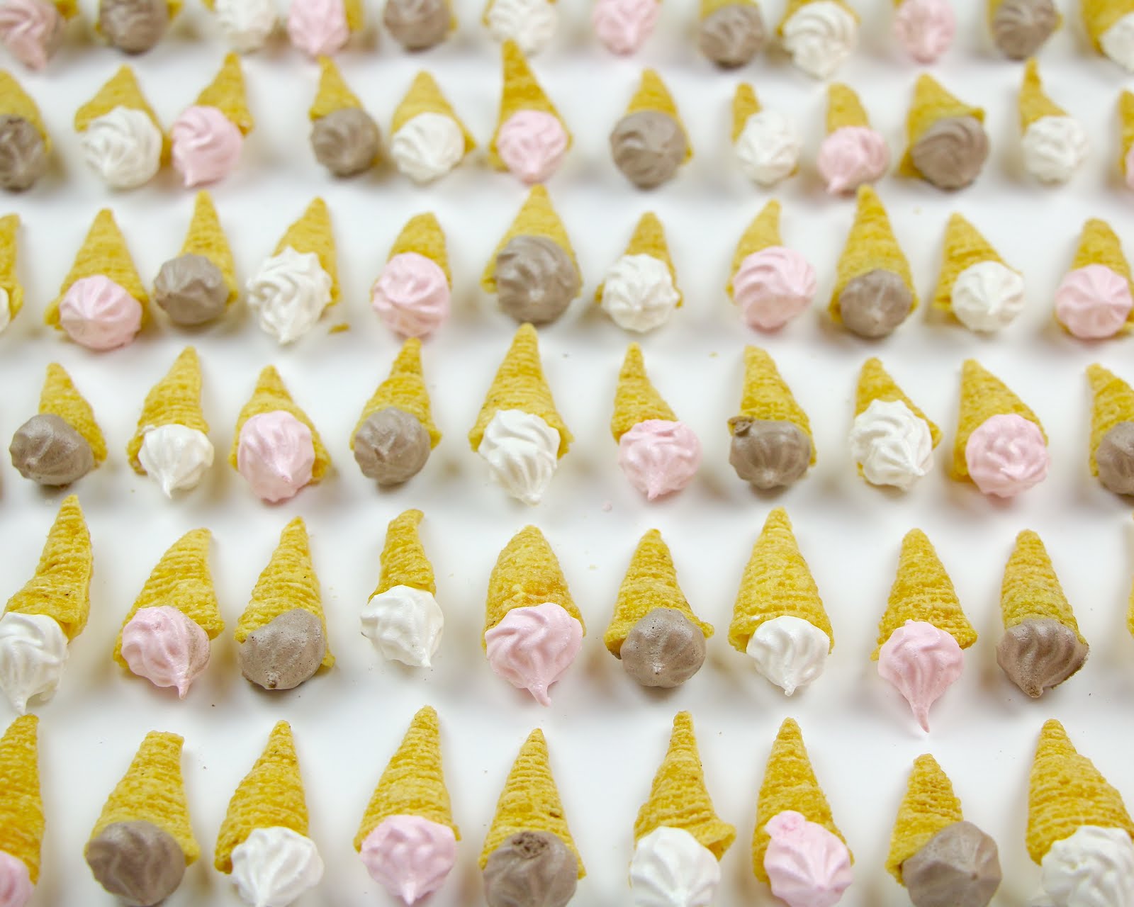 {VIDEO} Mini Bugle Ice Cream Cone Meringues The Lindsay Ann