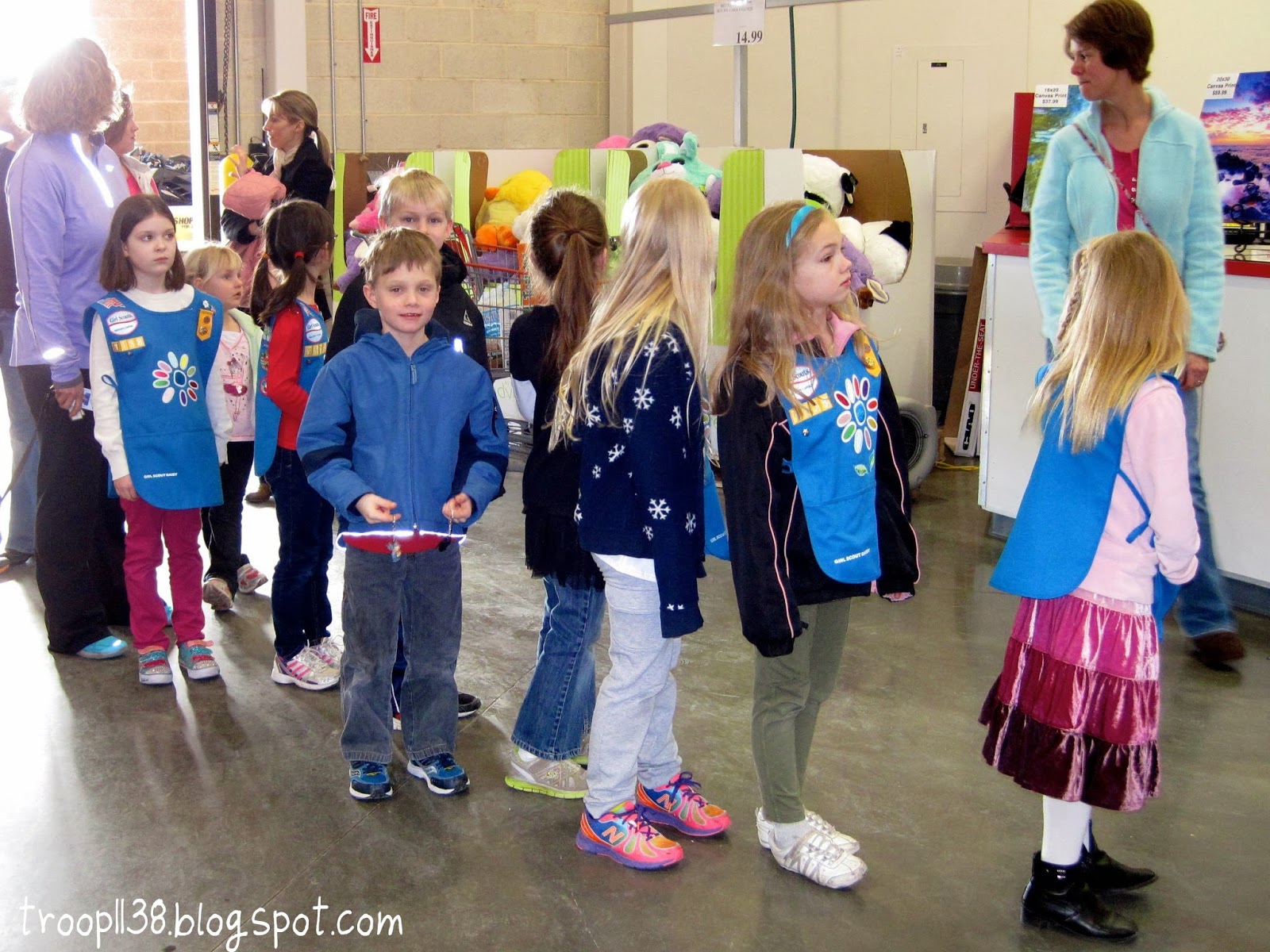 girl-scout-troop-1138-costco-field-trip
