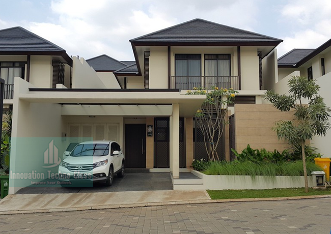 Desain Kanopi Kaca Pada Carport Membuat Fasad Rumah Serenia Hills